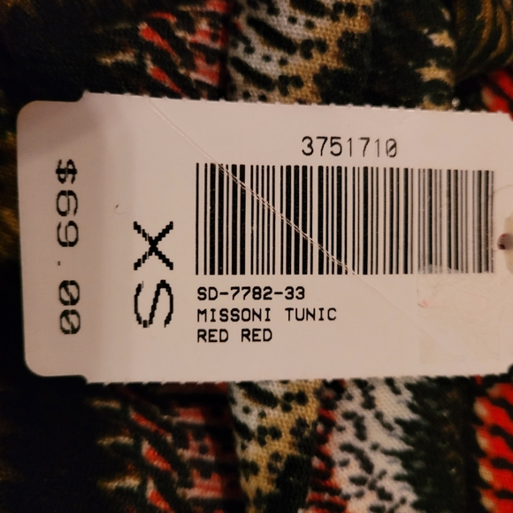 Papillon Top, NWT, beautiful colours, comfortable. Great for Fall with leggings. - Picture 9 of 9